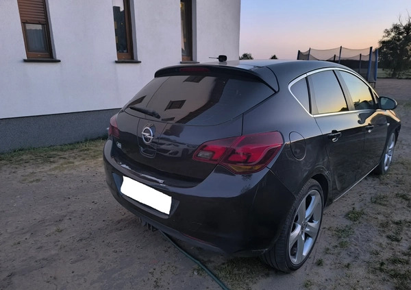 Opel Astra cena 9900 przebieg: 220000, rok produkcji 2010 z Sulmierzyce małe 92